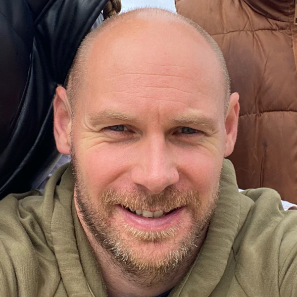 photo of Simon Barnett