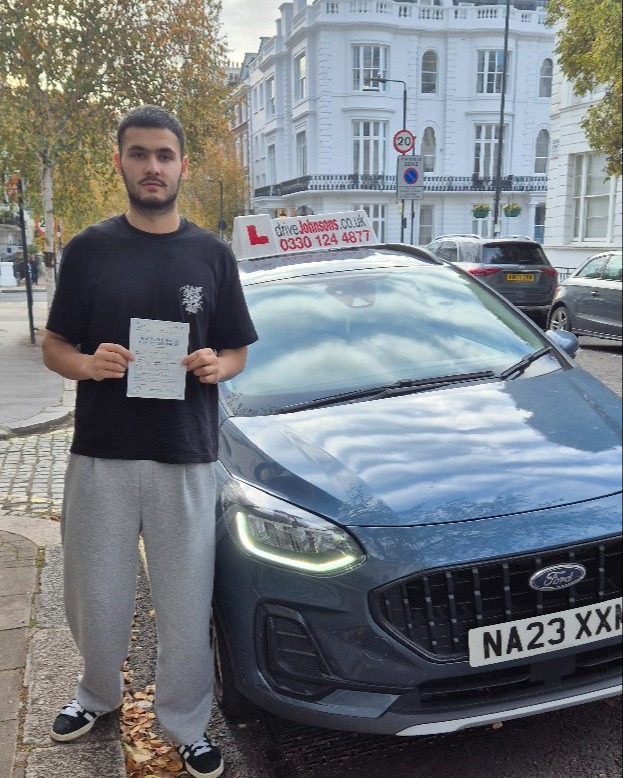 Emran Sahak Pass Photo