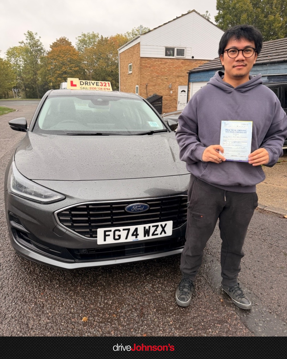 Daniel Fernandez pass photo