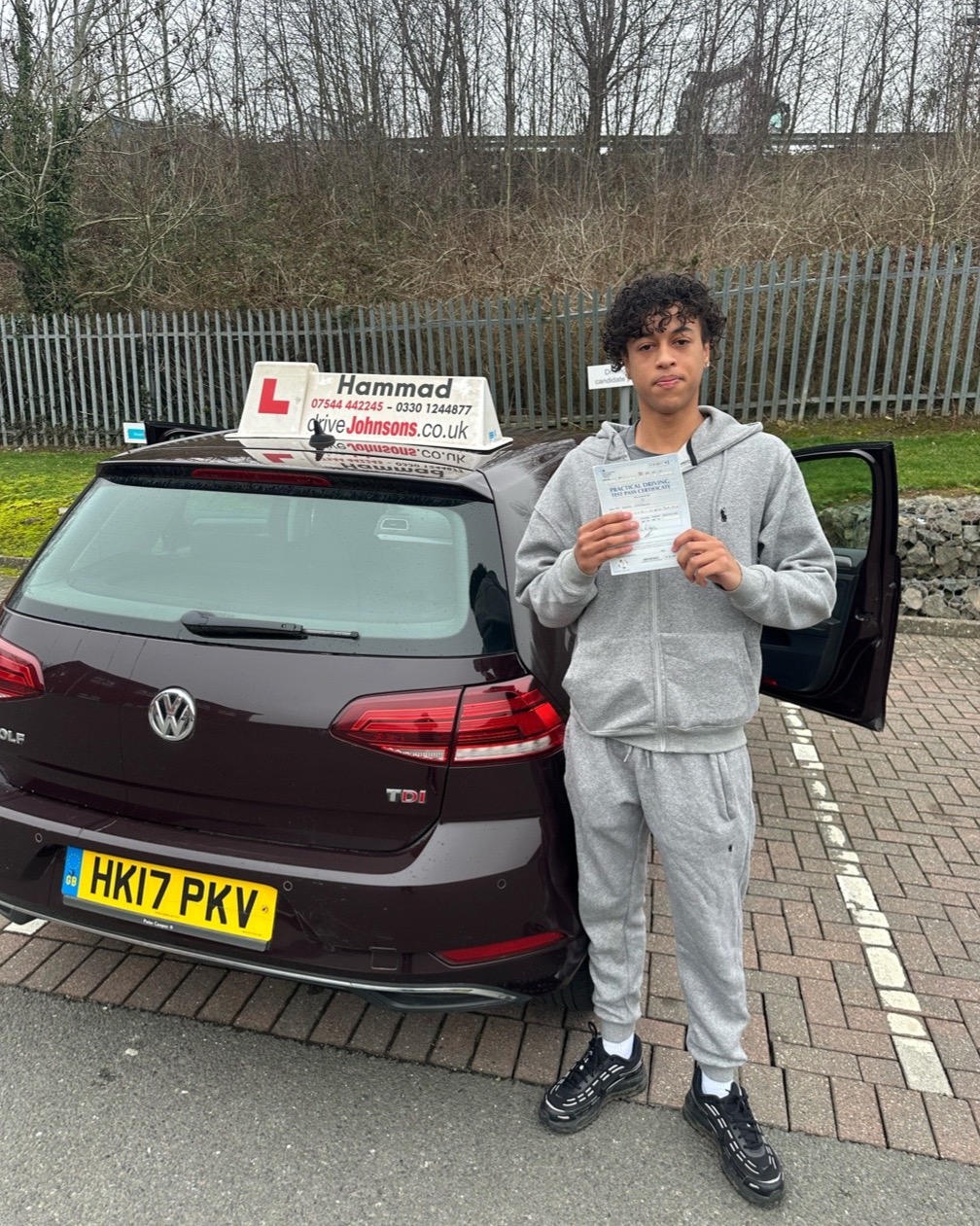 Andre Wallace Pass Photo