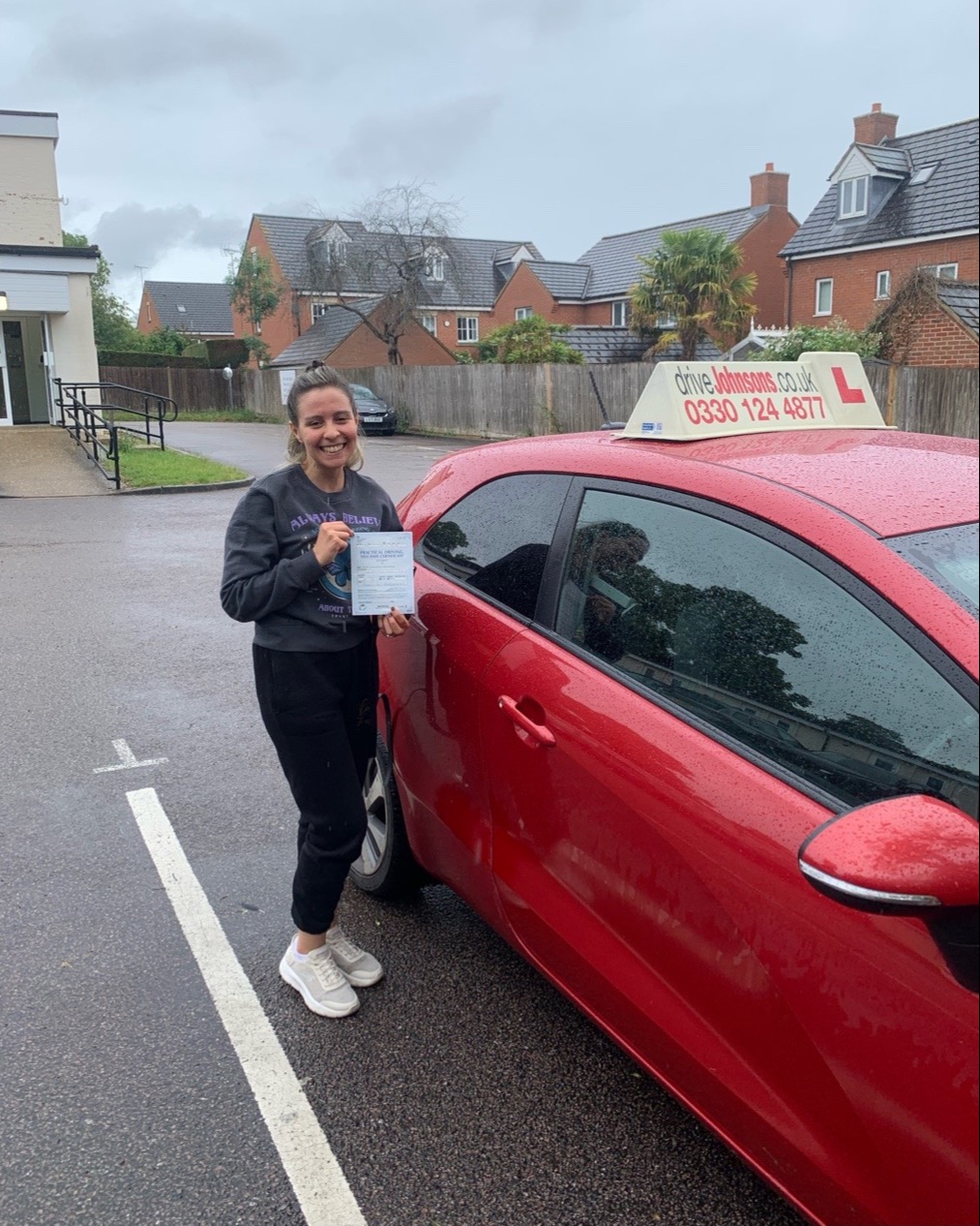 driving test pass photo of Latefa Menad
