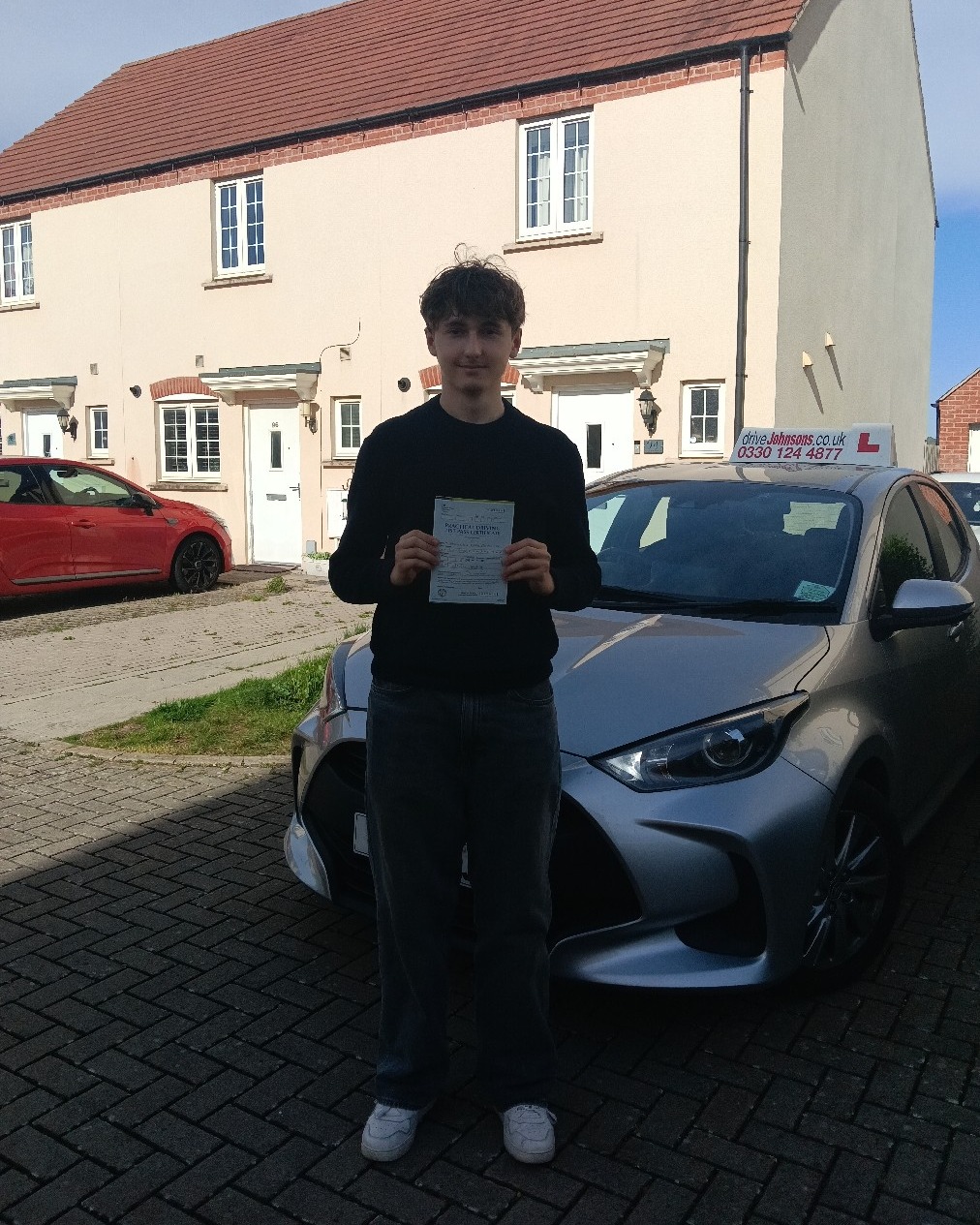 Max Gordon-Till Pass Photo