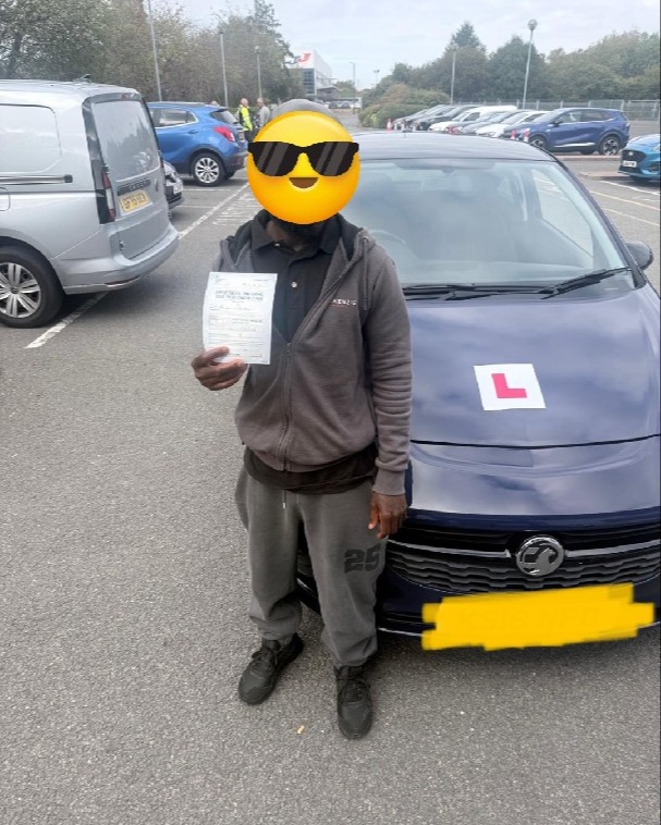 Alex Kissi Pass Photo