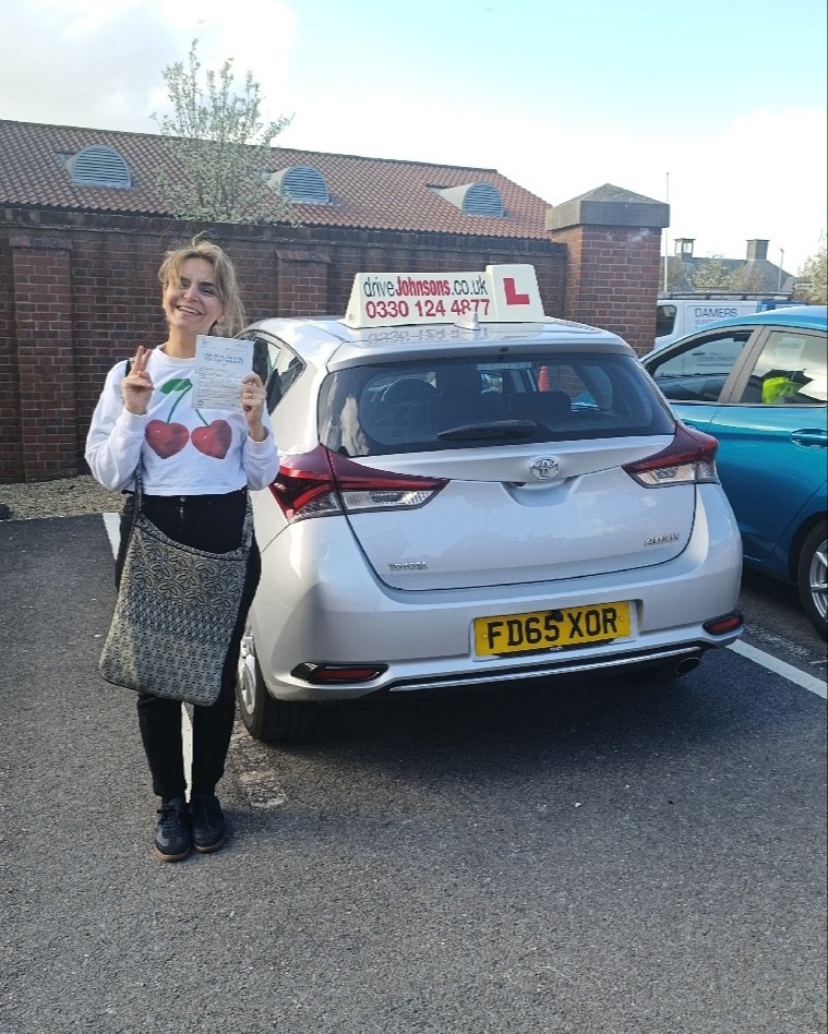 Azi Esmaeili Pass Photo