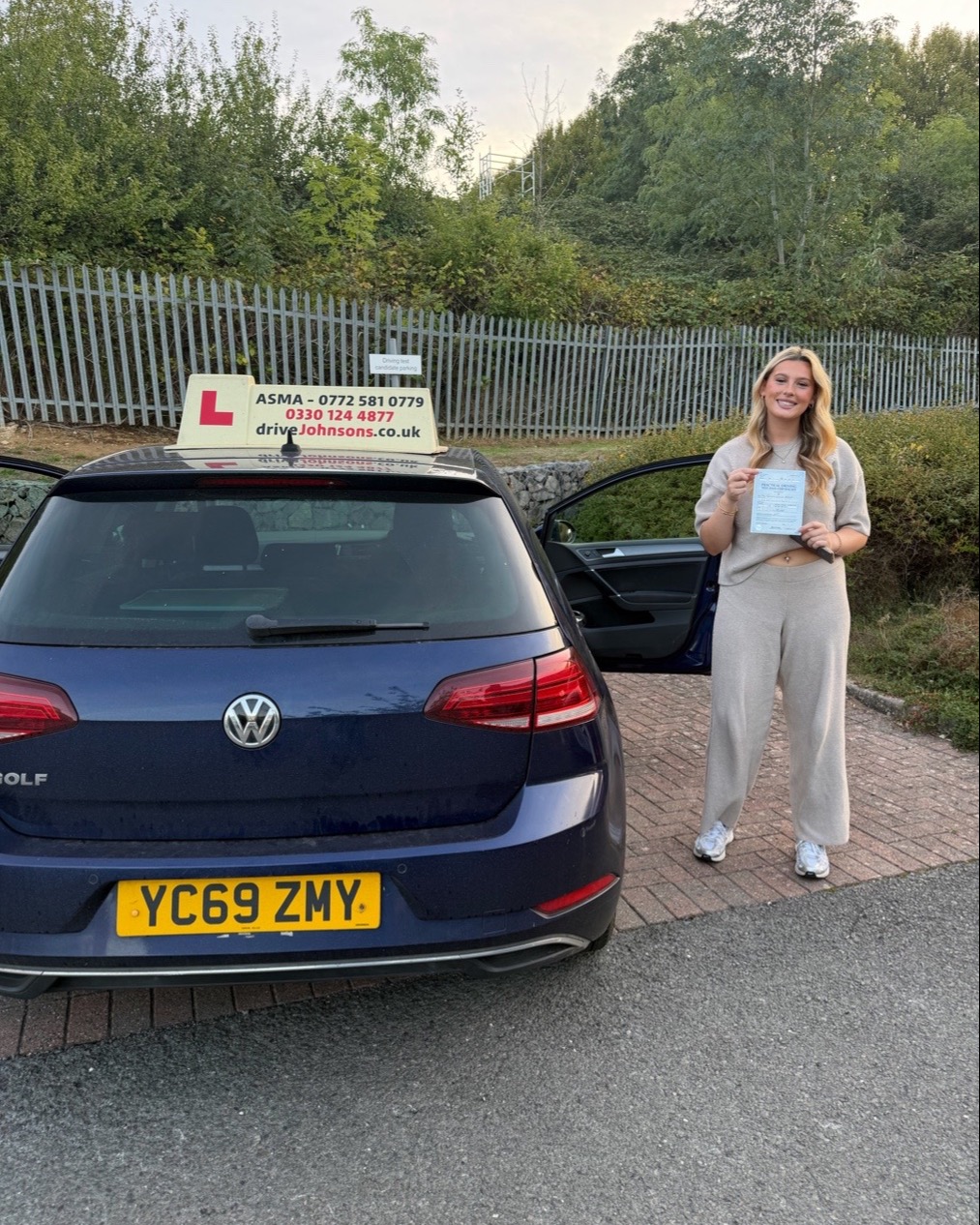 driving test pass photo of tommi-louise