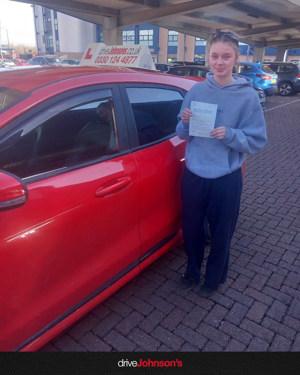 Ashleigh Mackay Pass Photo