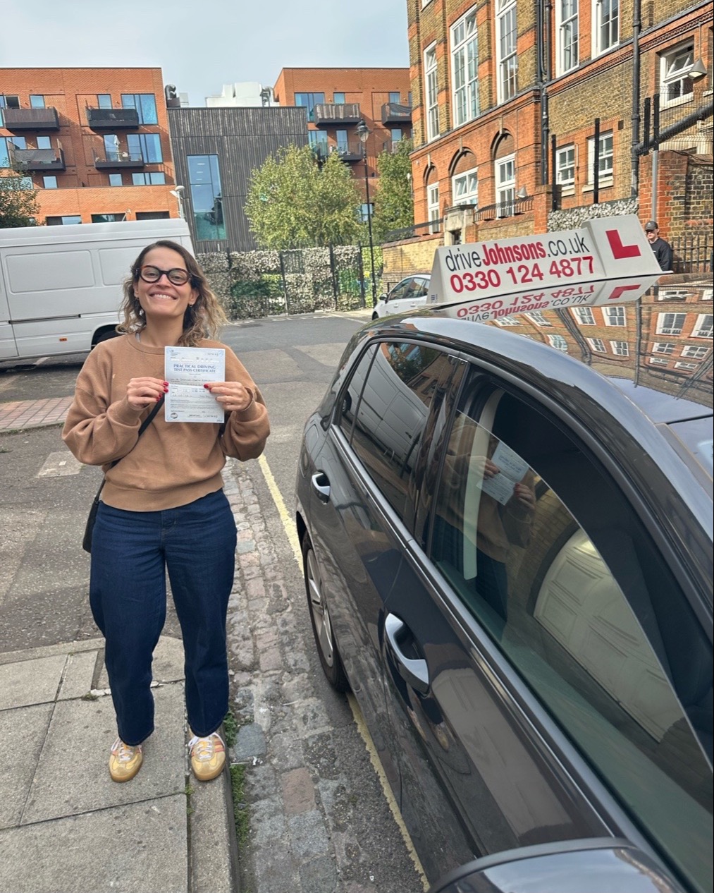 driving test pass photo of Caroline Contin Rodrigues