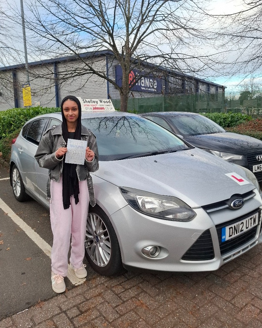 driving test pass photo of Aneesha Kazi