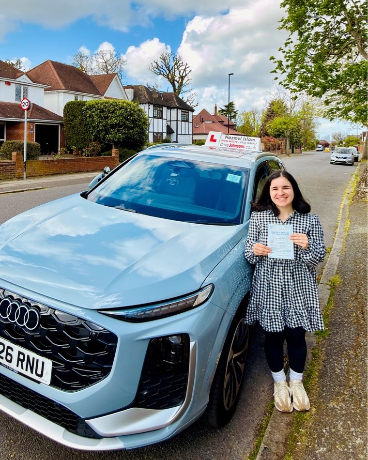 Julia Mertens De Wilmars Pass Photo