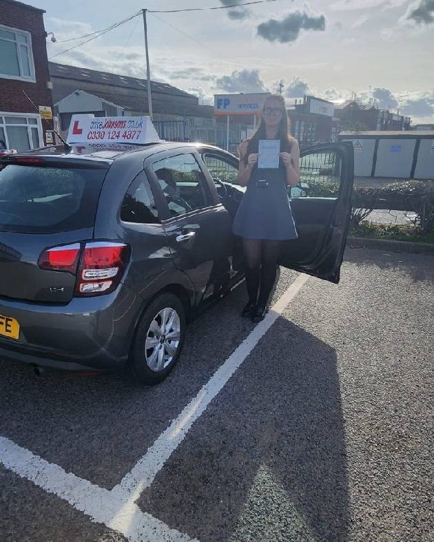 driving test pass photo of Mairead Quinn