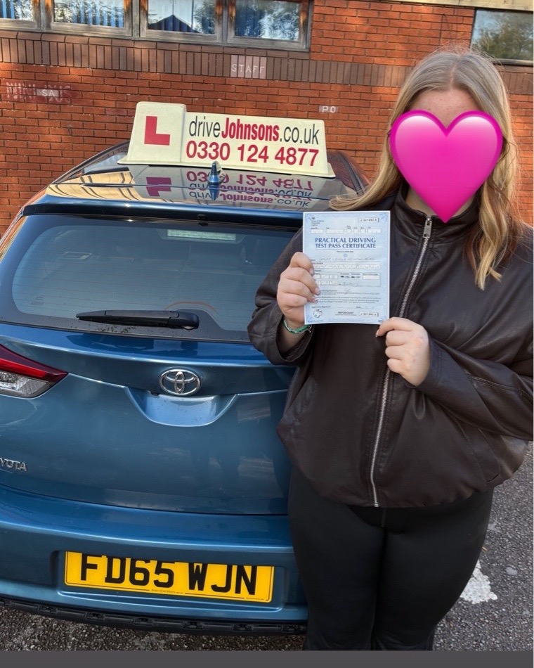 driving test pass photo of Star
