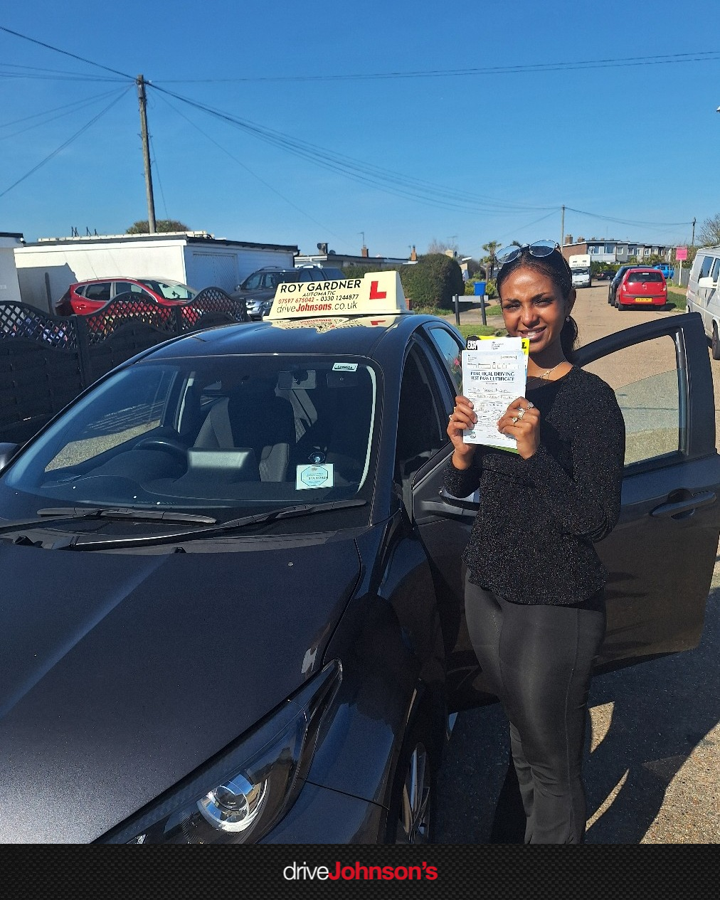 Saron Meless Pass Photo