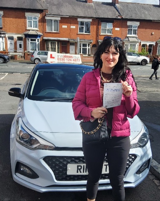 Beate Cara Pass Photo