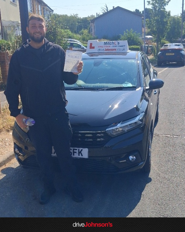 Alfie Blacktopp Pass Photo