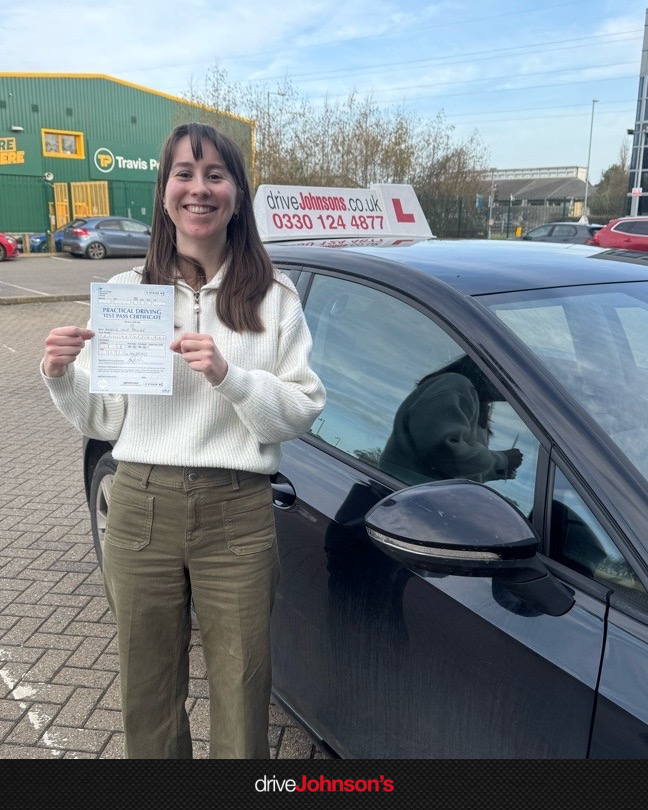 Amelie Pallier Pass Photo