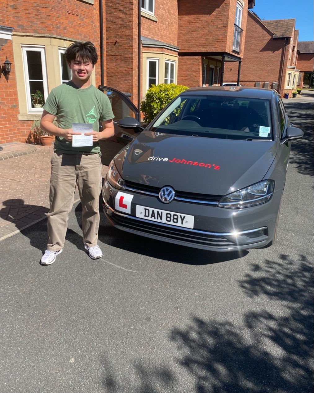 Jun Chung Pass Photo