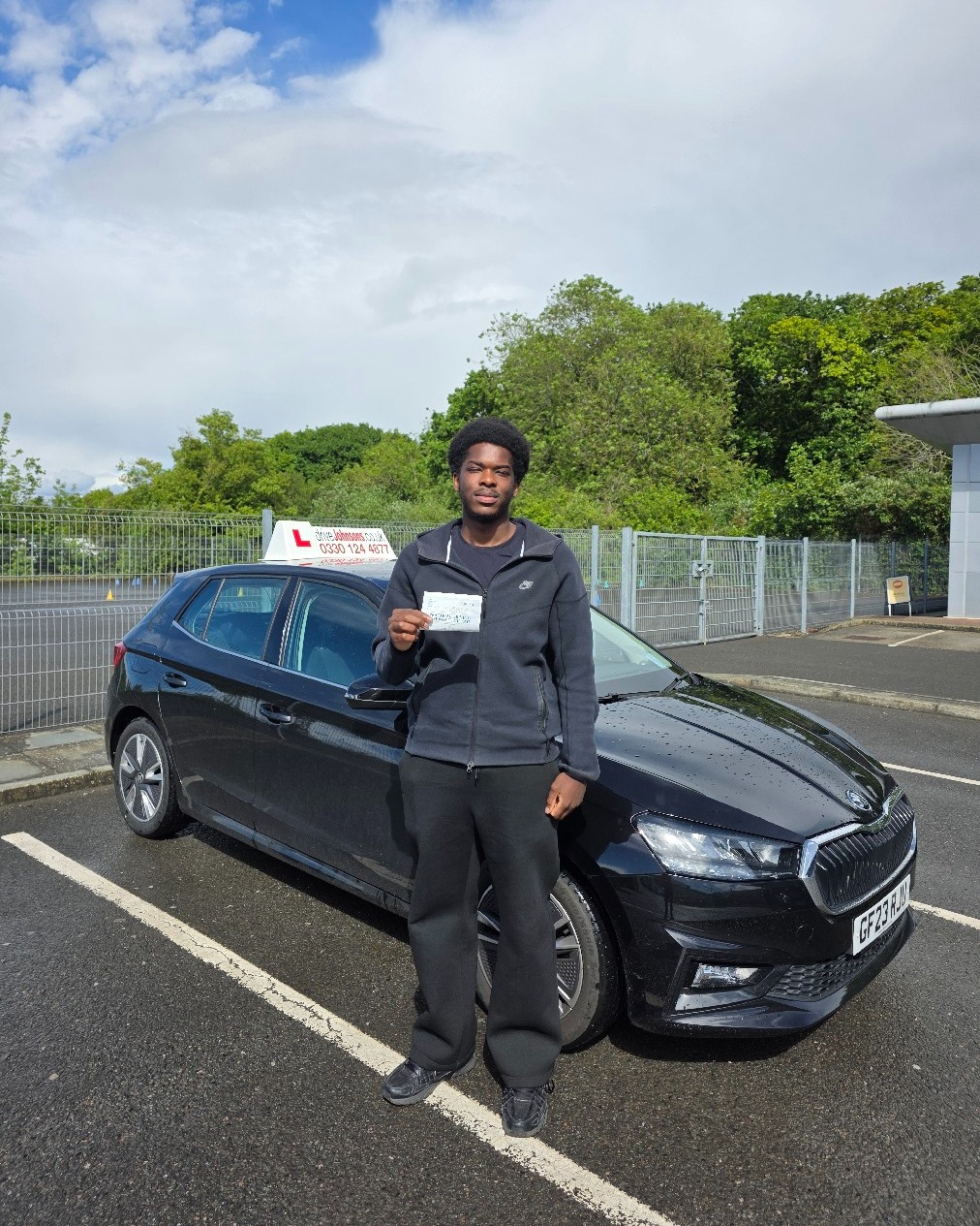 Junior Alonge Pass Photo