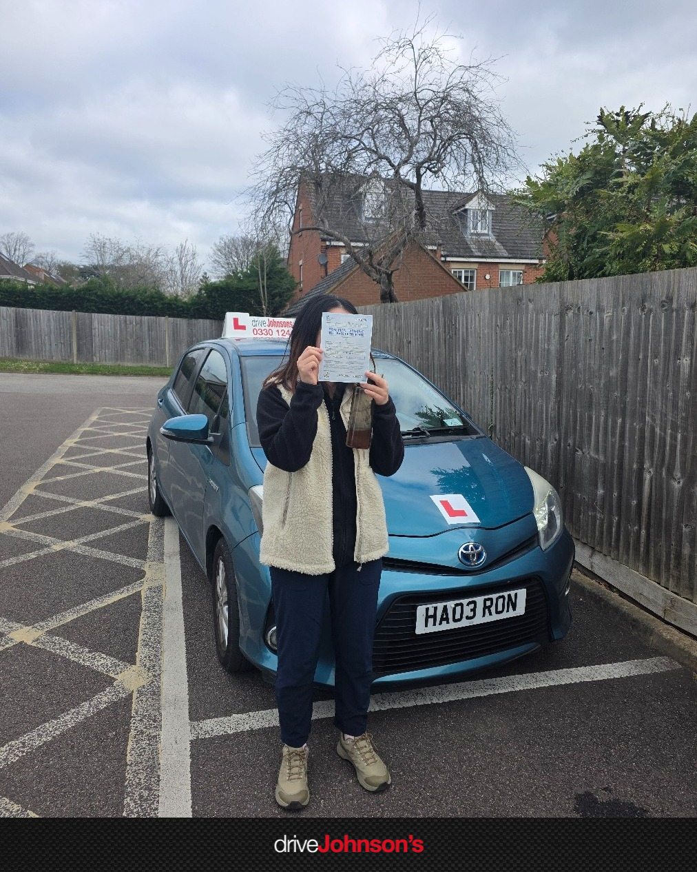 Minyu Yang Pass Photo