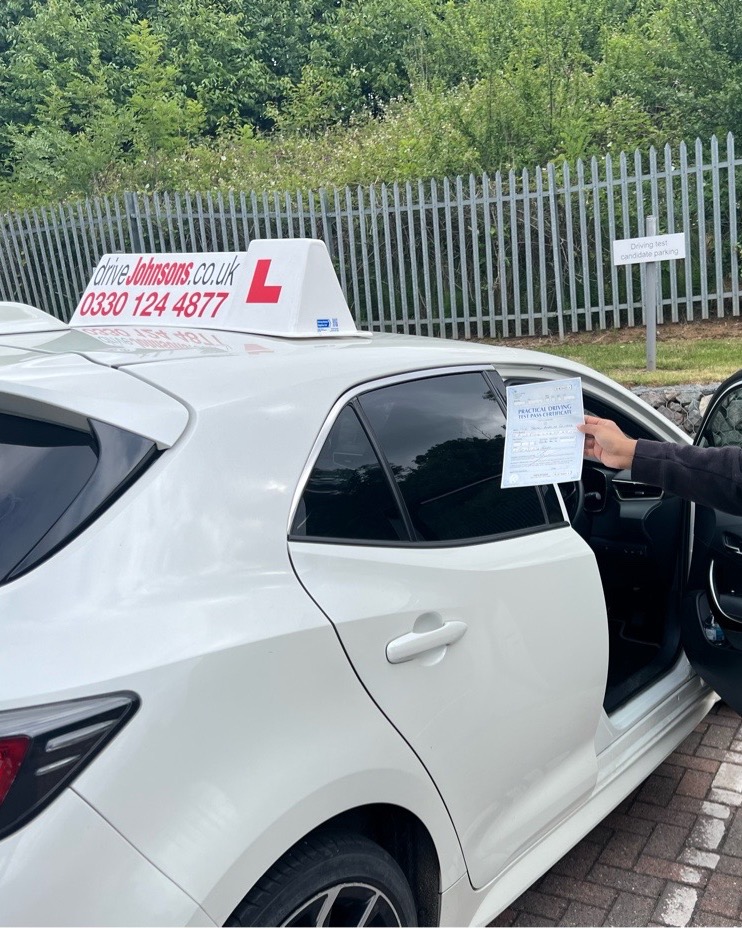 Tarani Galhena driving test pass photo of Tarani Galhena
