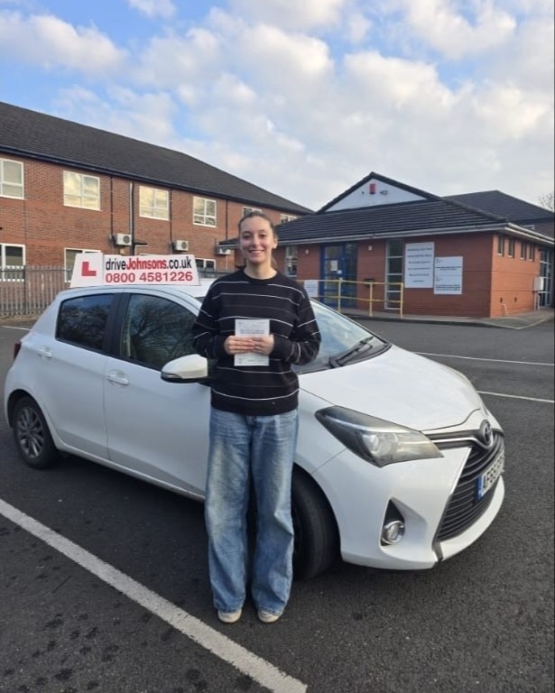 driving test pass photo of Amelie Lloyd