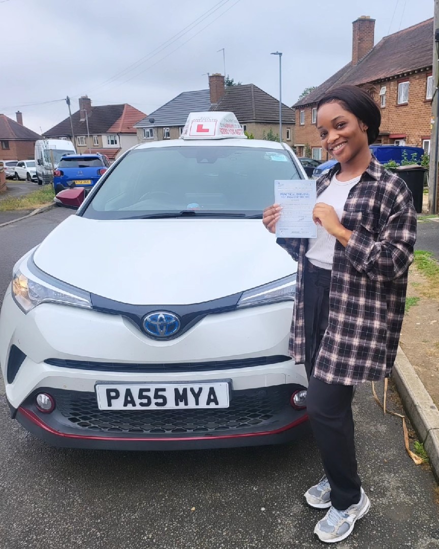 driving test pass photo of Elizabeth Ezewulu