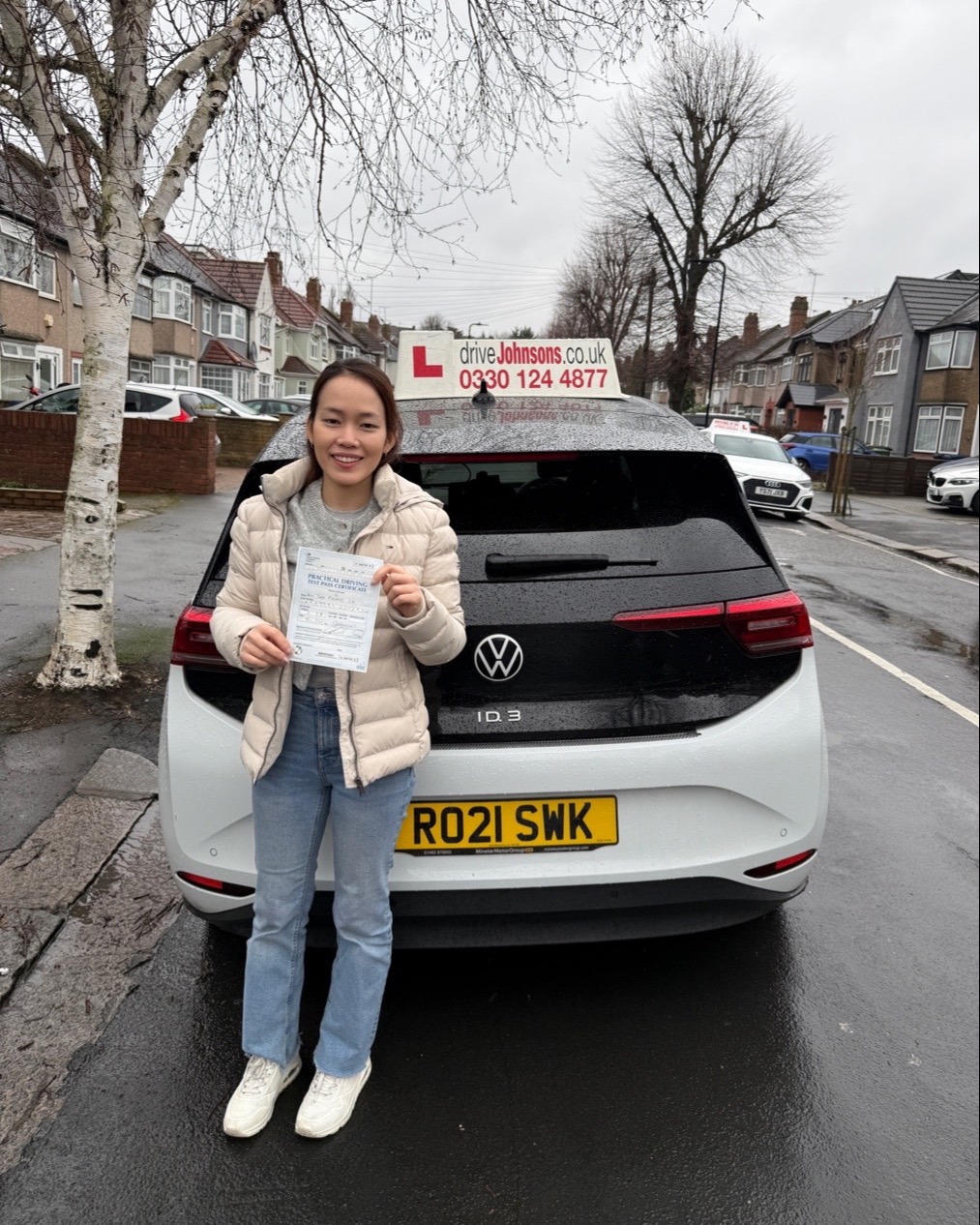driving test pass photo of Thao Le