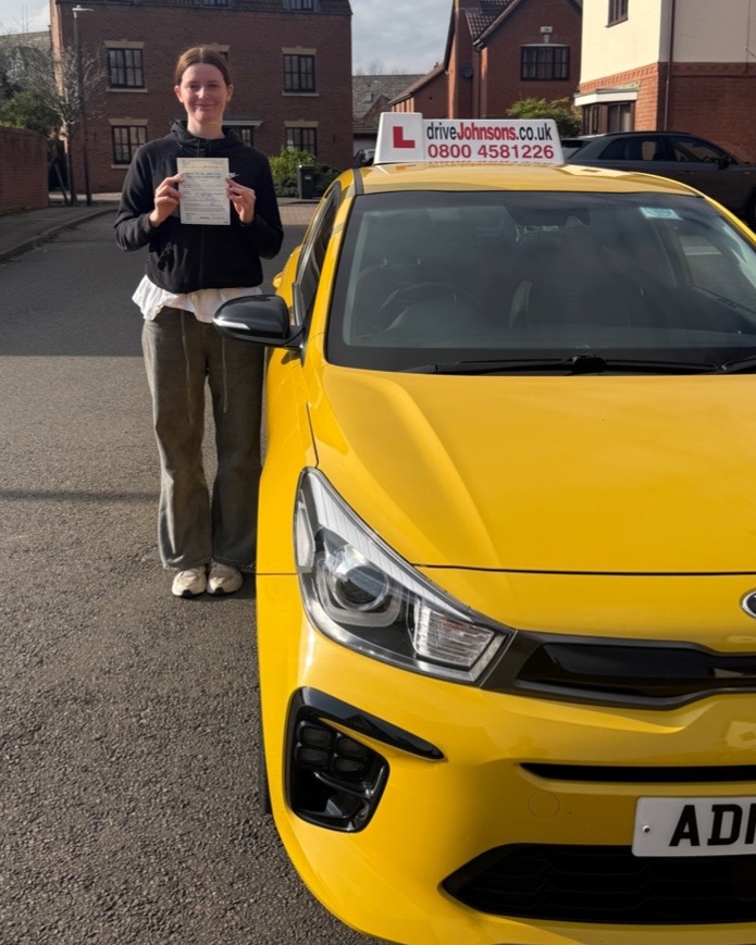 driving test pass photo of Daisy Horridge