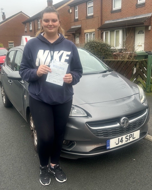 driving test pass photo of Nikita Stray