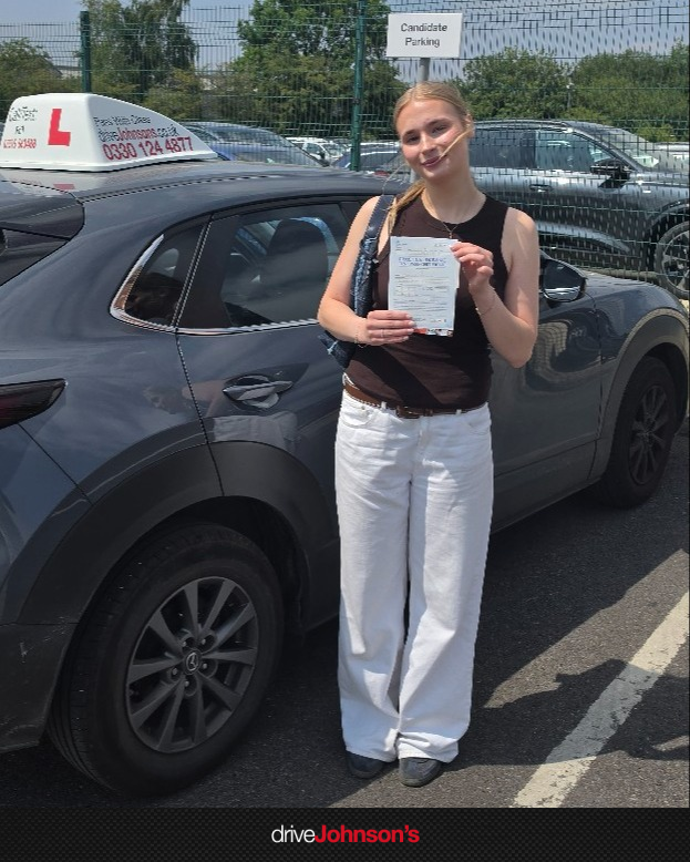 Nicole vagnere Pass Photo